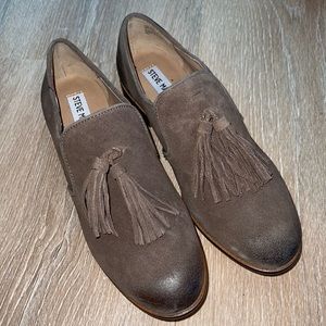 NIB STEVE MADDEN CREATE TASSELS LOAFER TAUPE
